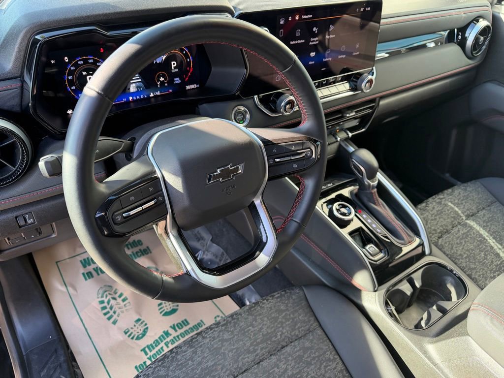 Used 2024 Chevrolet Colorado Z71 w/ Z71 Convenience Package 2 image 11