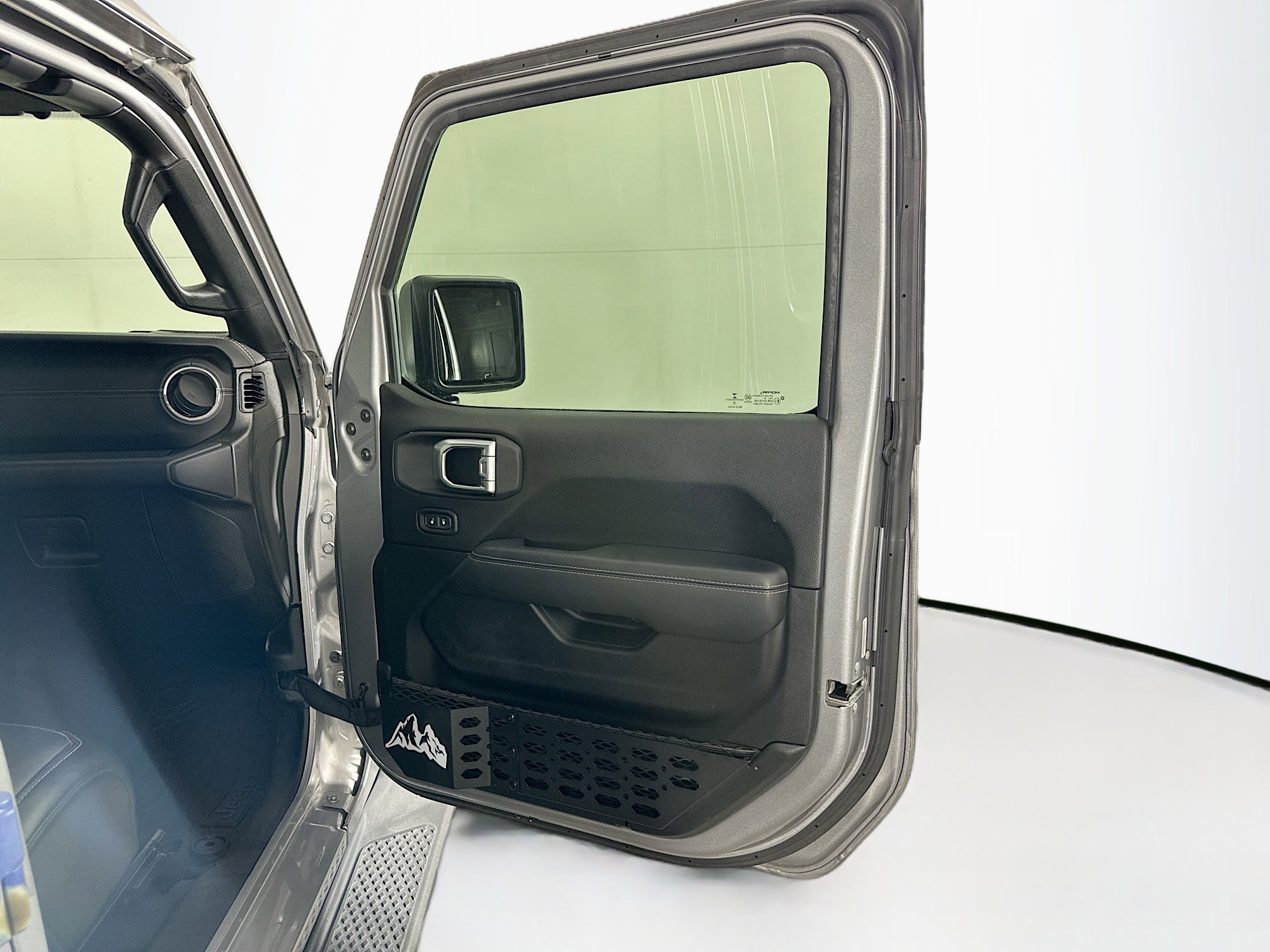 Used 2020 Jeep Gladiator Overland AWD/4WD image 30