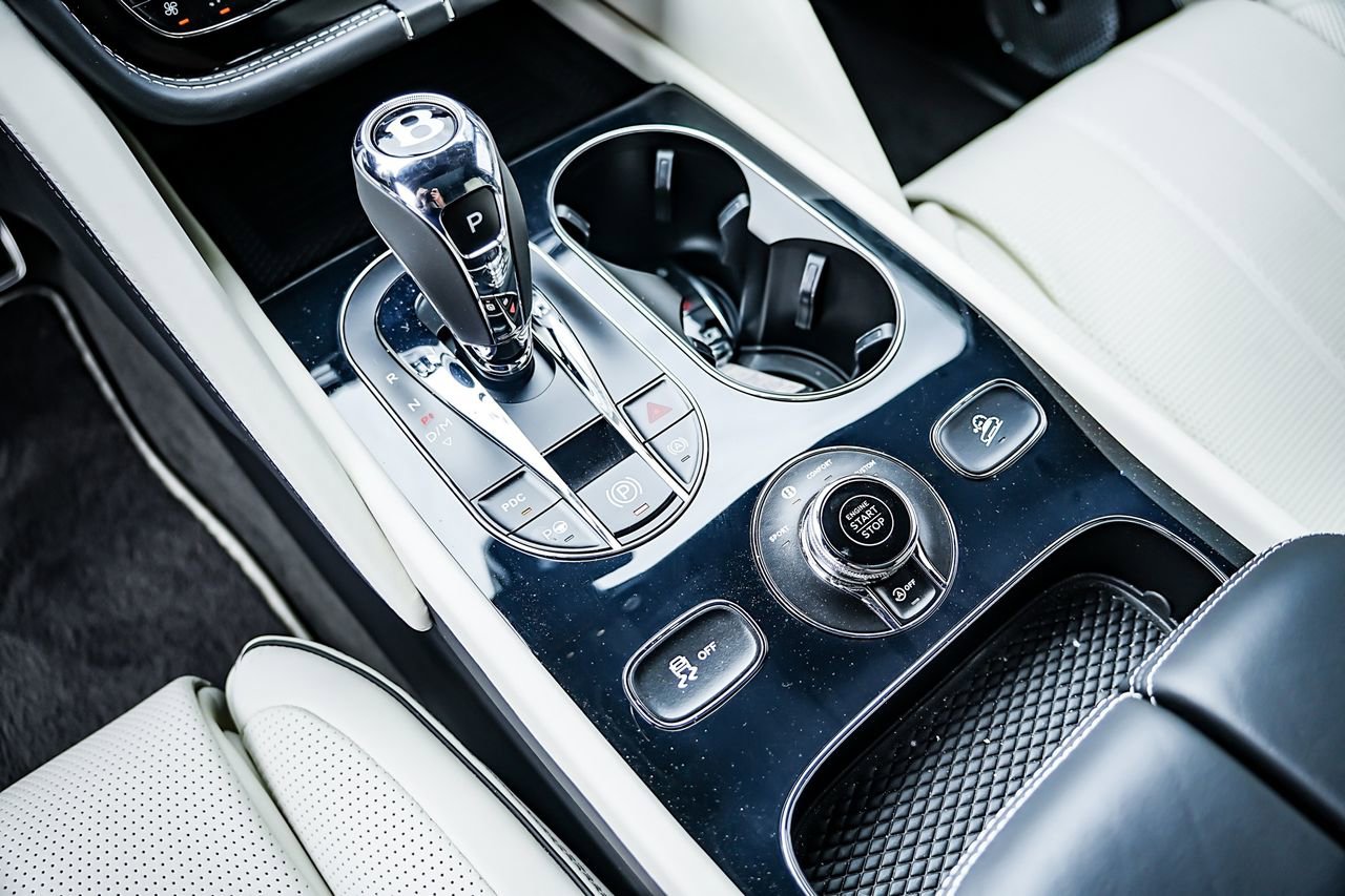 Used 2023 Bentley Bentayga Extended Wheelbase image 21