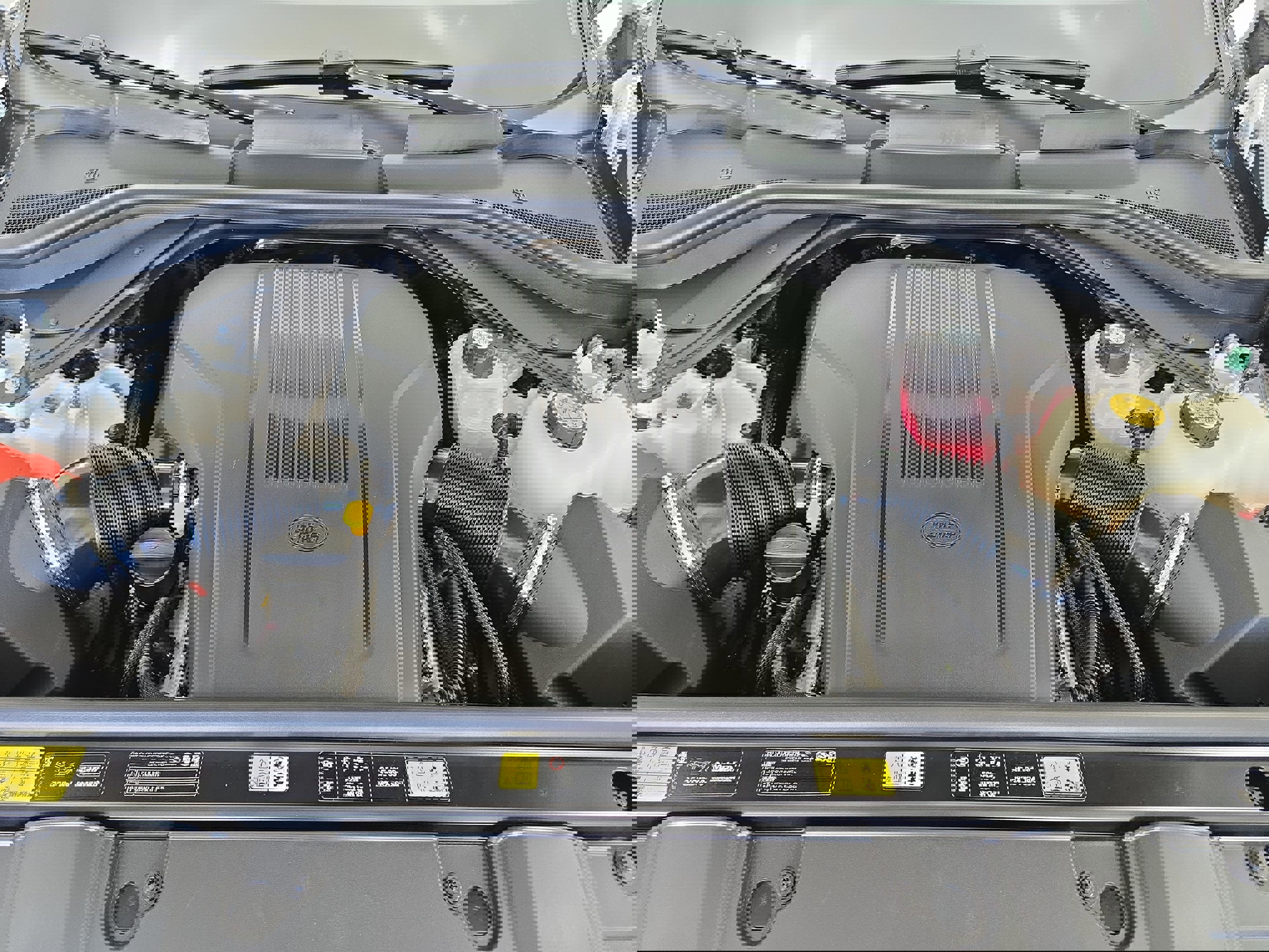 Certified 2025 Land Rover Range Rover Long Wheelbase Autobiography image 31