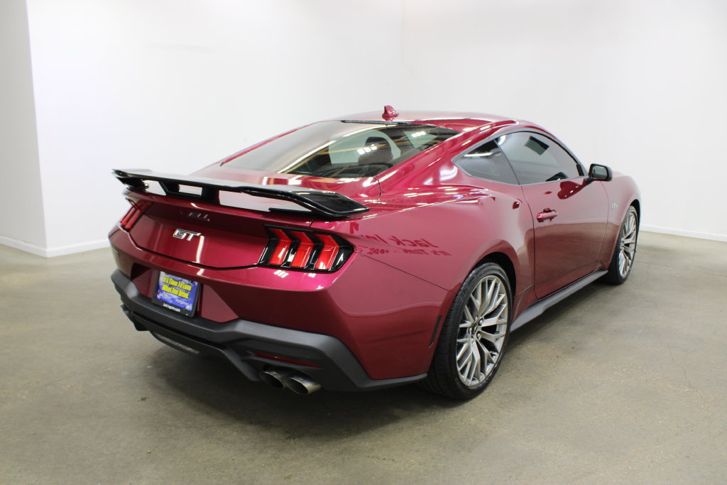 Used 2025 Ford Mustang GT Premium RWD image 5