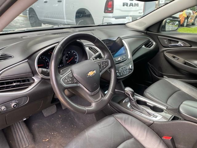 Used 2022 Chevrolet Malibu LT w/ Leather Package FWD image 13