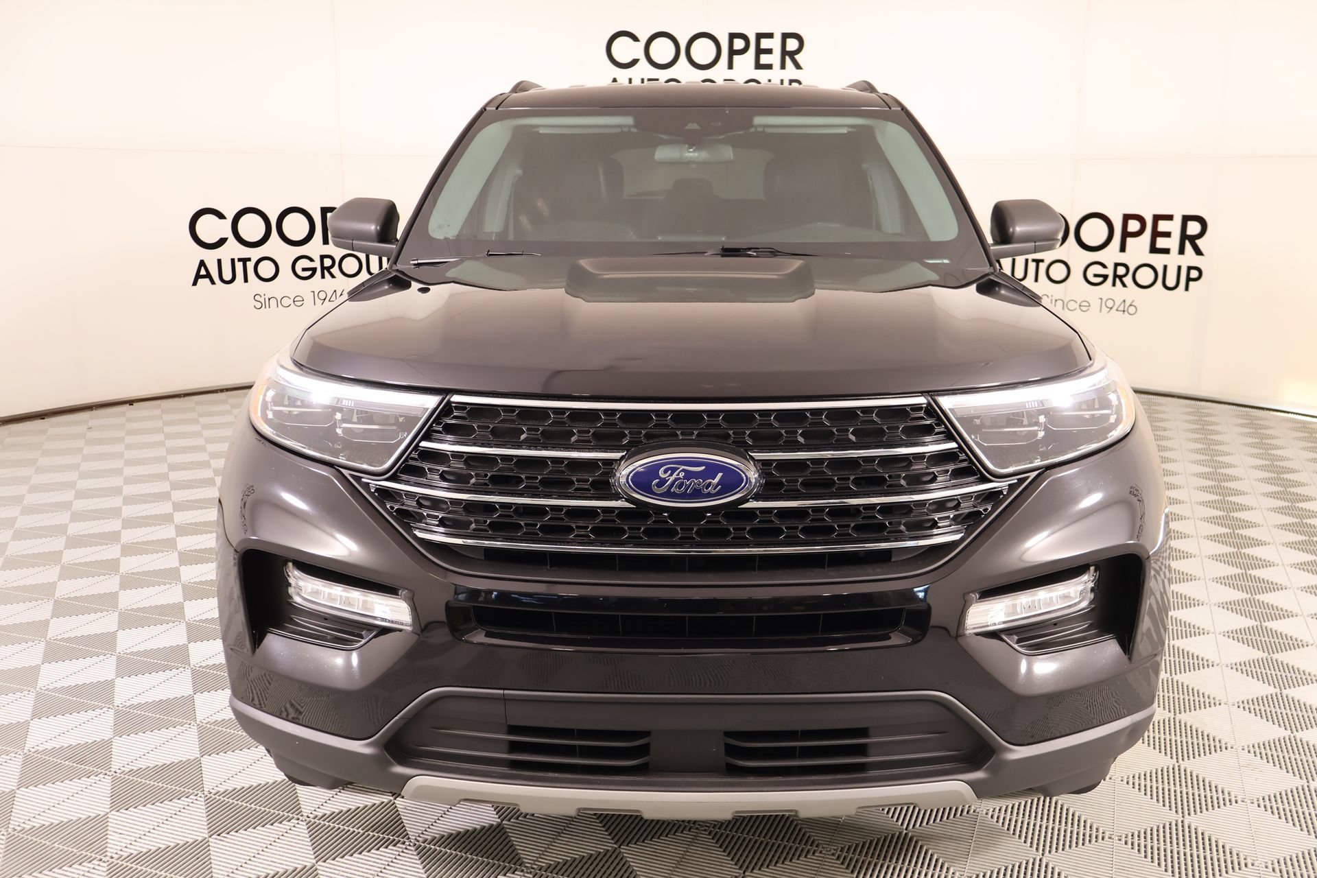 Used 2023 Ford Explorer XLT w/ Equipment Group 202A AWD/4WD image 9