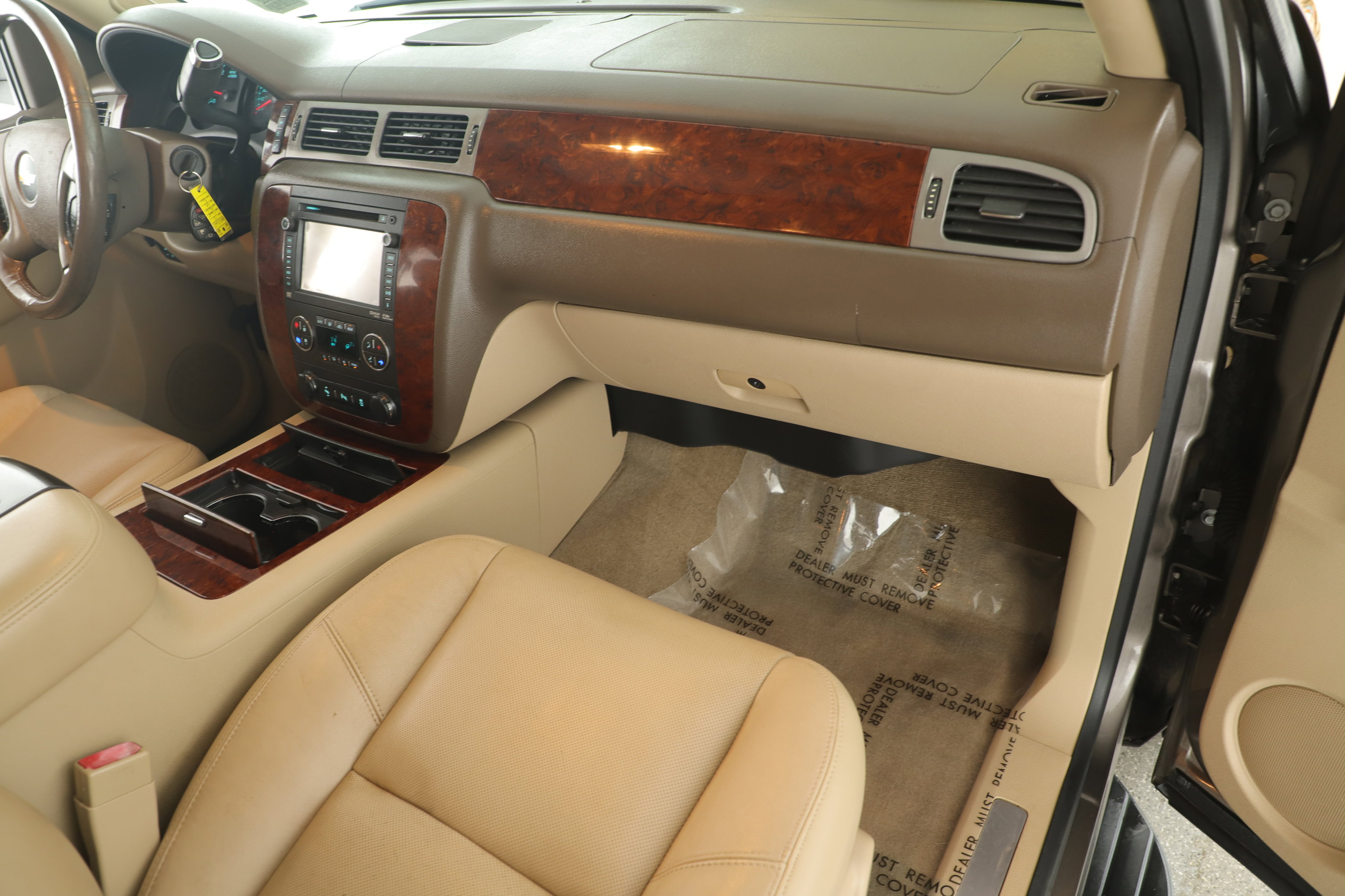 Used 2013 Chevrolet Suburban LTZ image 21