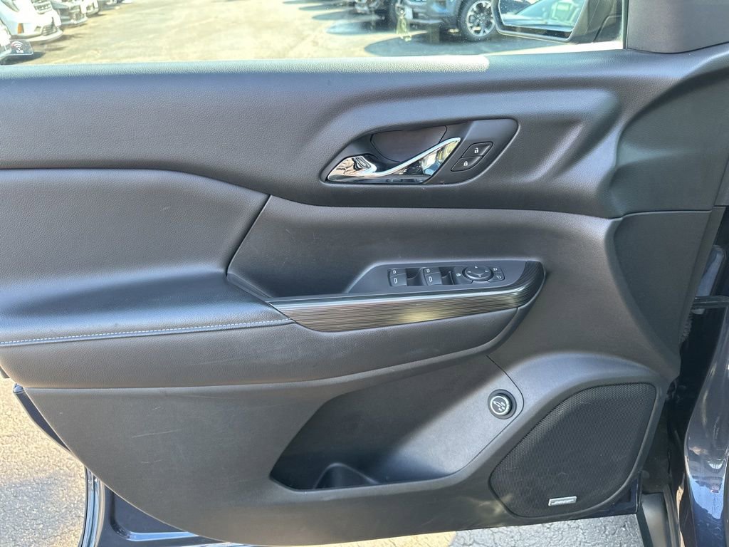 Used 2018 GMC Acadia SLT image 17