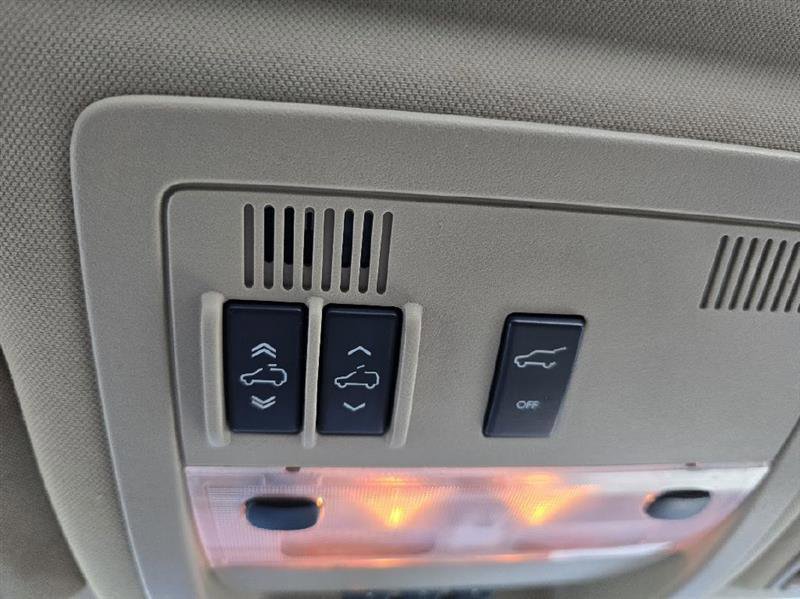 Used 2013 Cadillac Escalade ESV Luxury RWD image 39