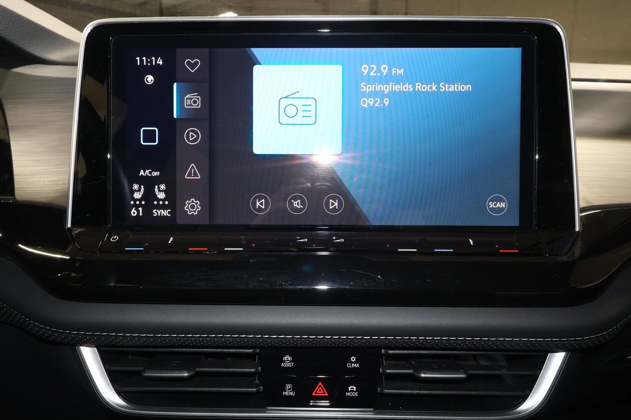 Used 2025 Volkswagen Atlas Cross Sport SE image 12