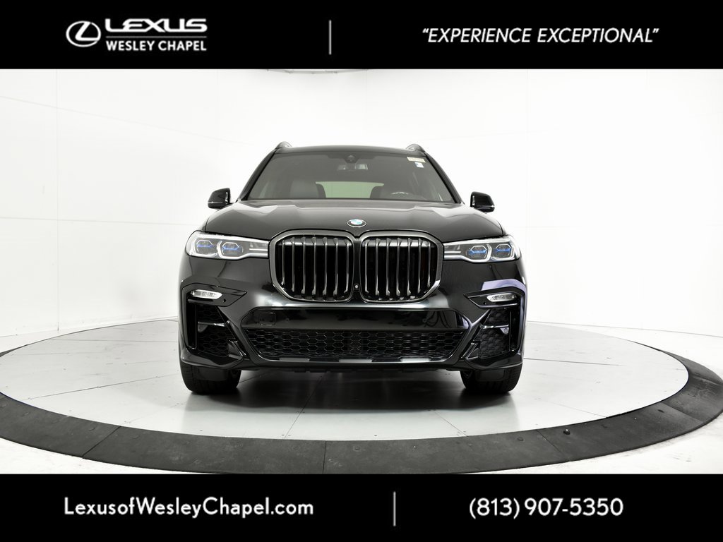 Used 2022 BMW X7 M50i w/ Luxury Seating Package image 12