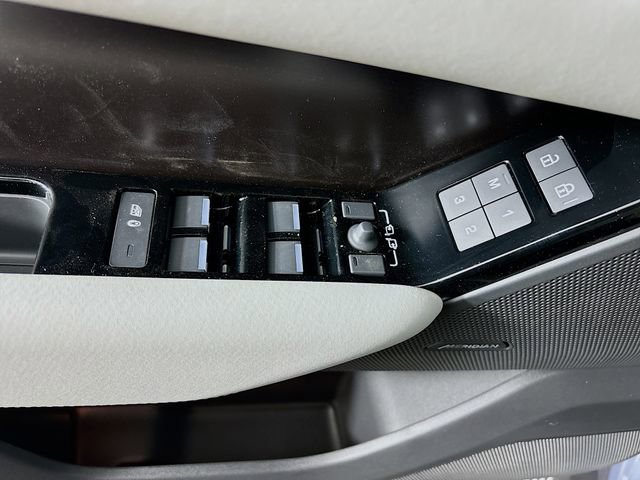 Used 2026 Land Rover Range Rover Velar Dynamic SE image 20