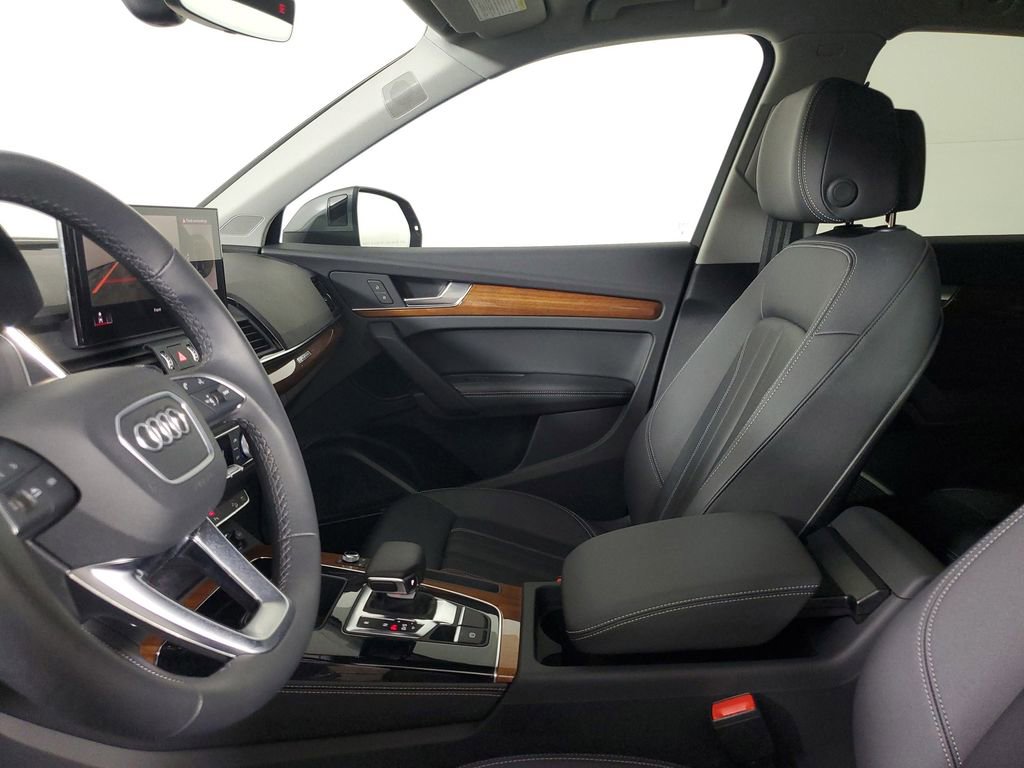 Used 2023 Audi Q5 2.0T Premium Plus w/ Premium Plus Package AWD/4WD image 22