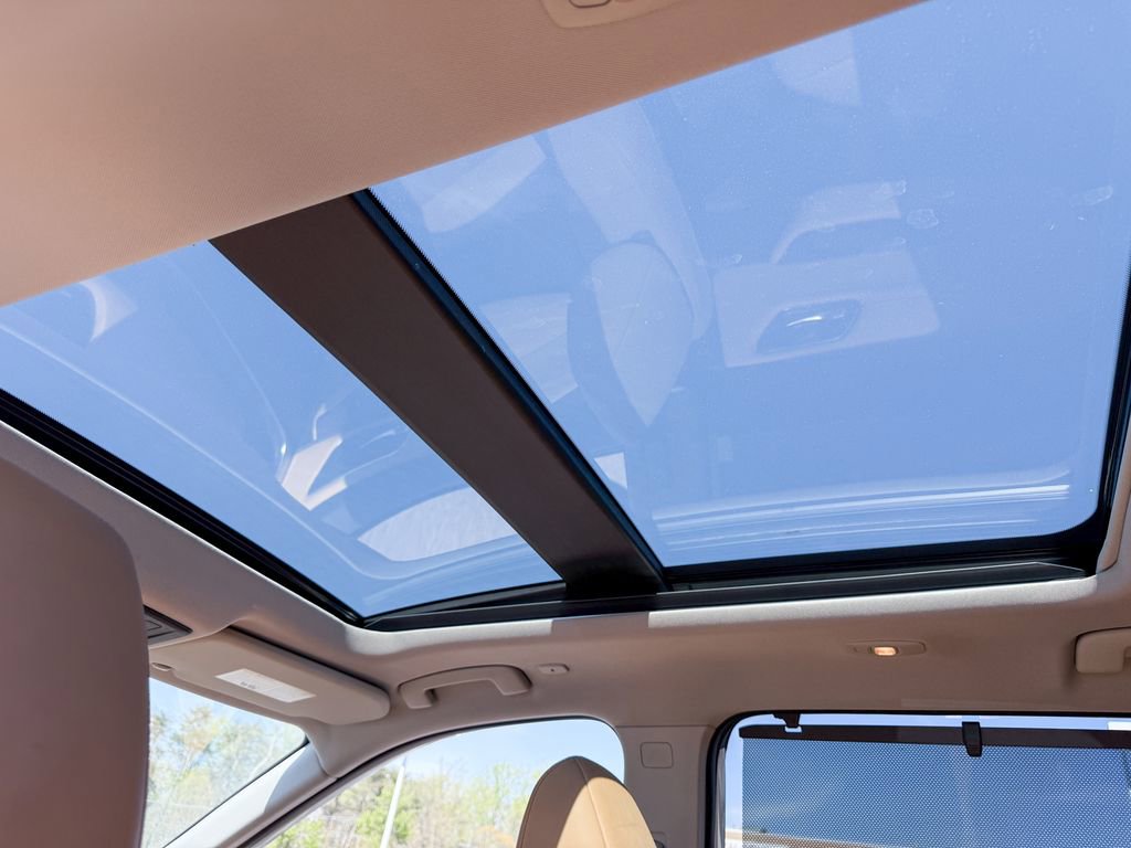 Used 2022 Nissan Rogue Platinum w/ Head-Up Display Package image 8