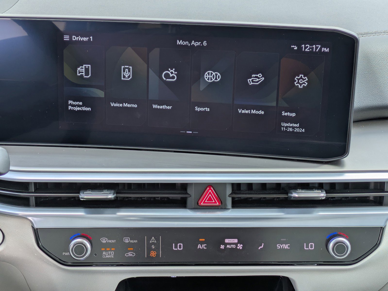 Certified 2024 Kia Sorento SX FWD image 16