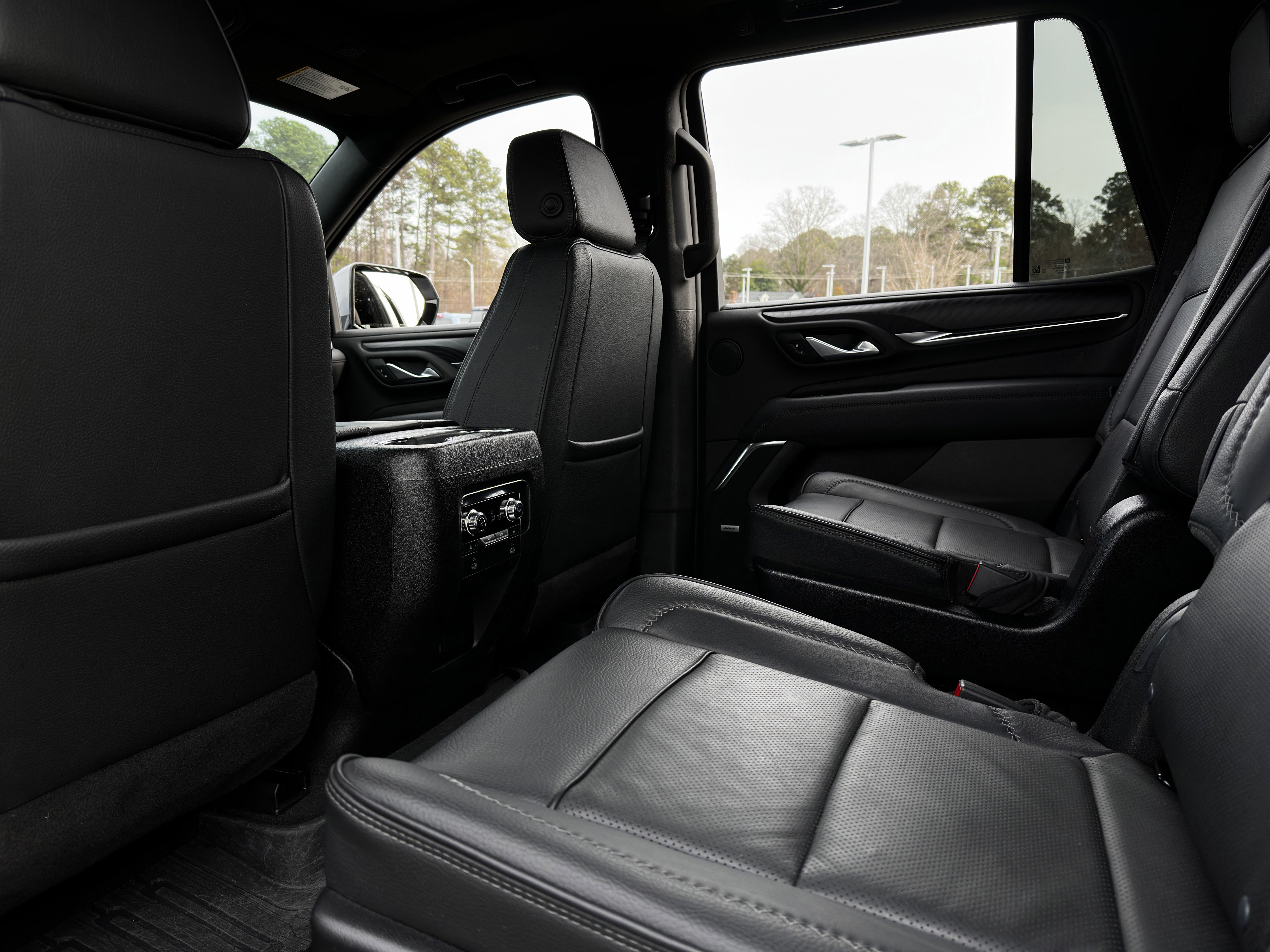 Used 2024 GMC Yukon Denali AWD/4WD image 27