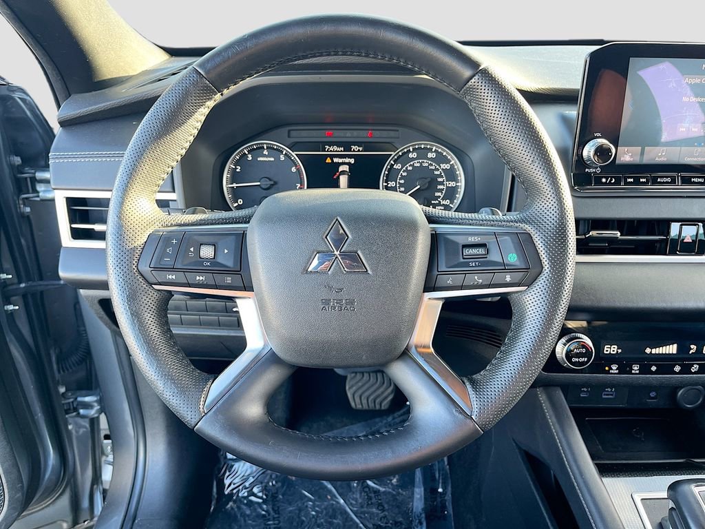 Used 2022 Mitsubishi Outlander SEL Black Edition image 11