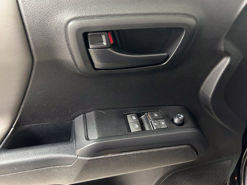 Certified 2021 Toyota Tacoma SR AWD/4WD image 16