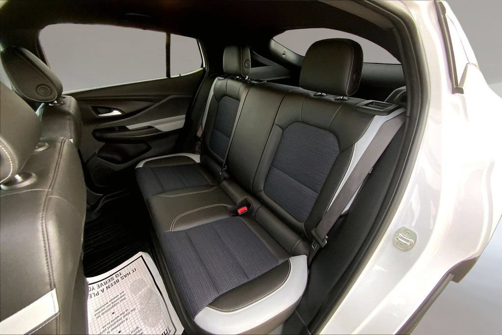 Used 2024 Buick Envista Preferred w/ Advanced Safety Package FWD image 25