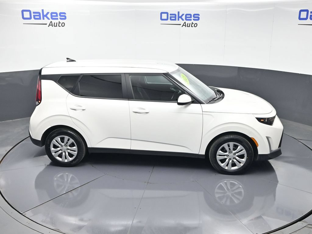 Used 2023 Kia Soul LX FWD image 48