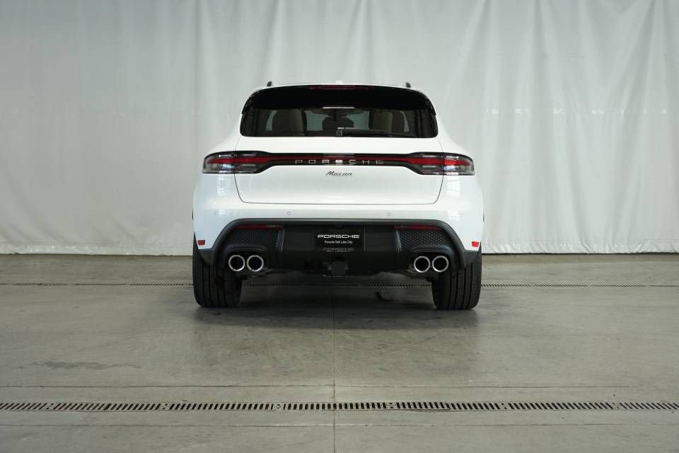 Certified 2025 Porsche Macan AWD/4WD image 6