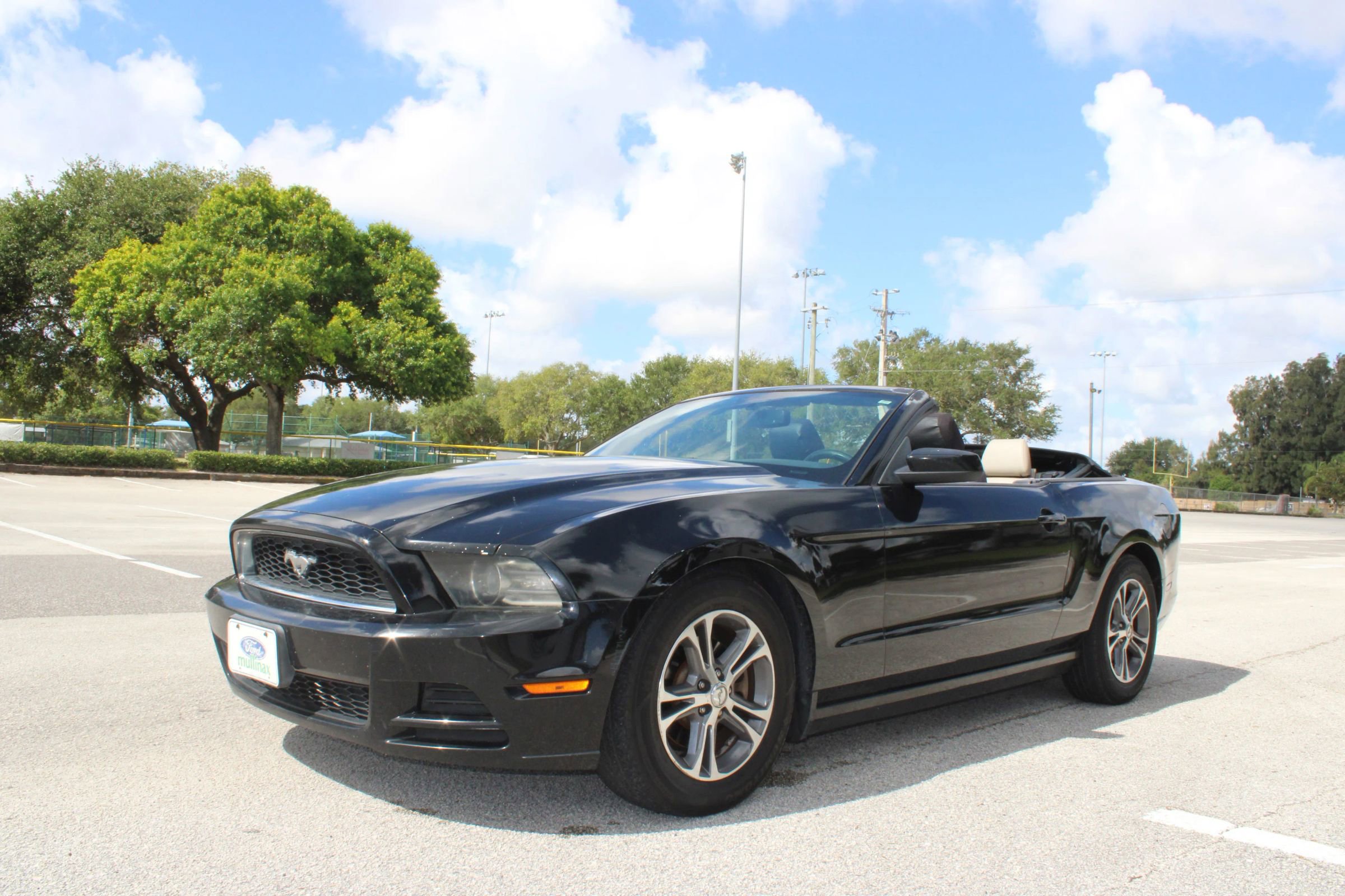 Used 2014 Ford Mustang Premium RWD image 18