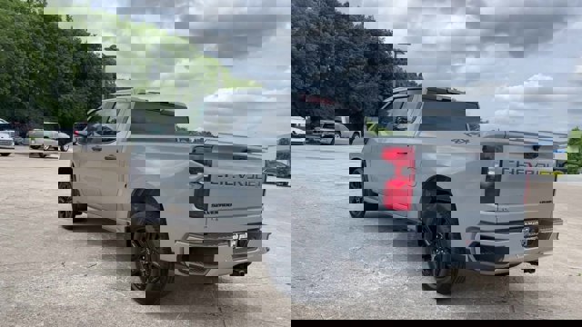 Used 2024 Chevrolet Silverado 1500 Custom w/ Dark Appearance Package image 7