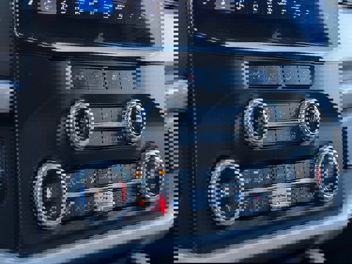 Used 2024 Ford Expedition Max XLT image 28