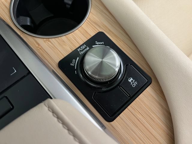 Used 2022 Lexus RX 350L FWD w/ Premium Package image 23