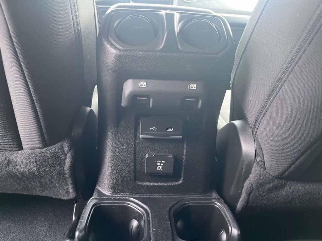 Used 2019 Jeep Wrangler Unlimited Sahara w/ Cold Weather Group AWD/4WD image 12