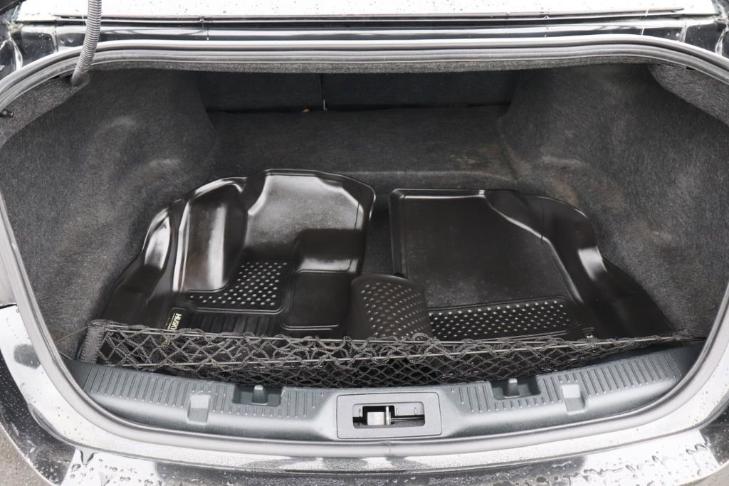 Used 2015 Ford Taurus Limited FWD image 39
