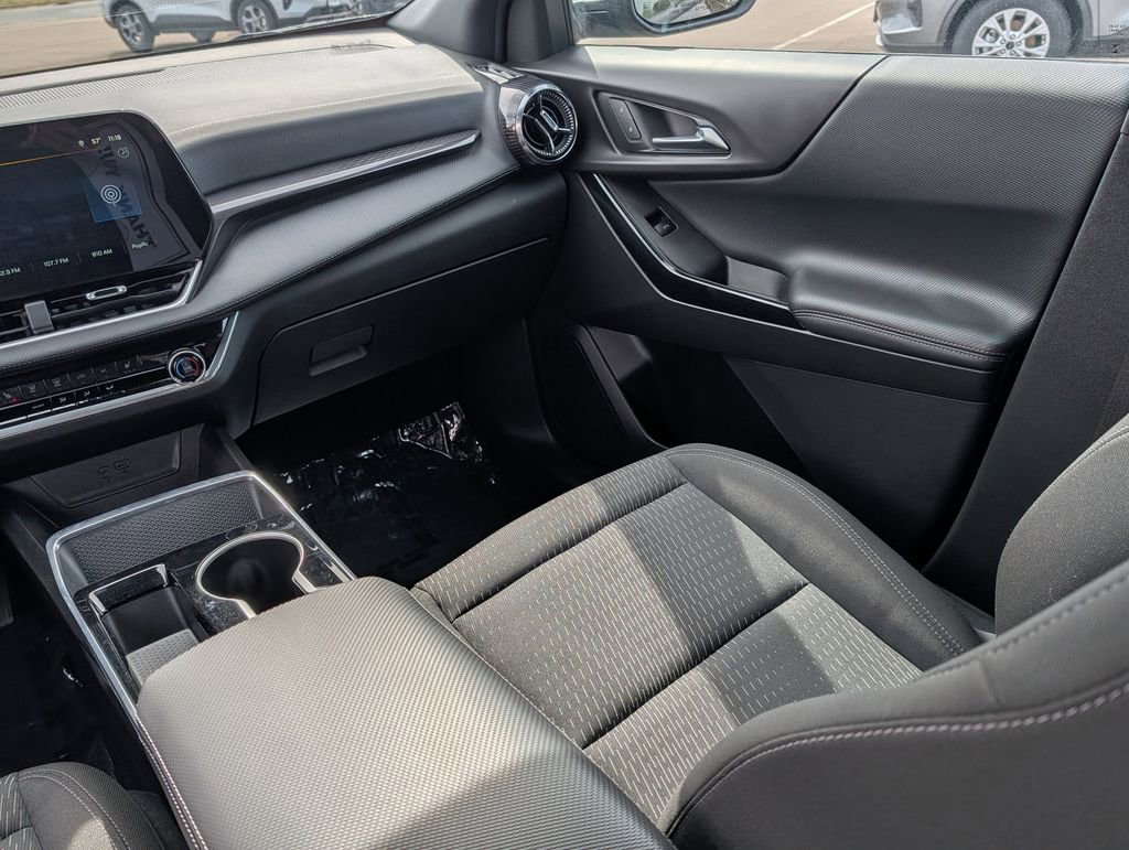 Used 2025 Chevrolet Equinox LT image 13