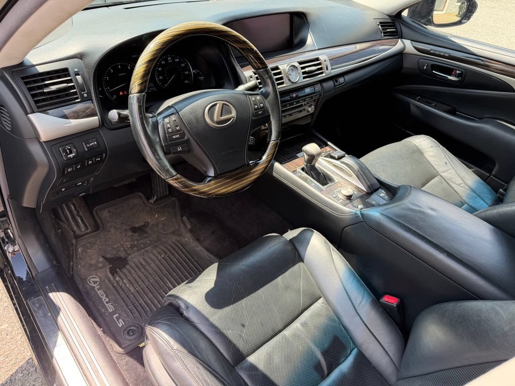 Used 2017 Lexus LS 460 AWD w/ Comfort Package image 17