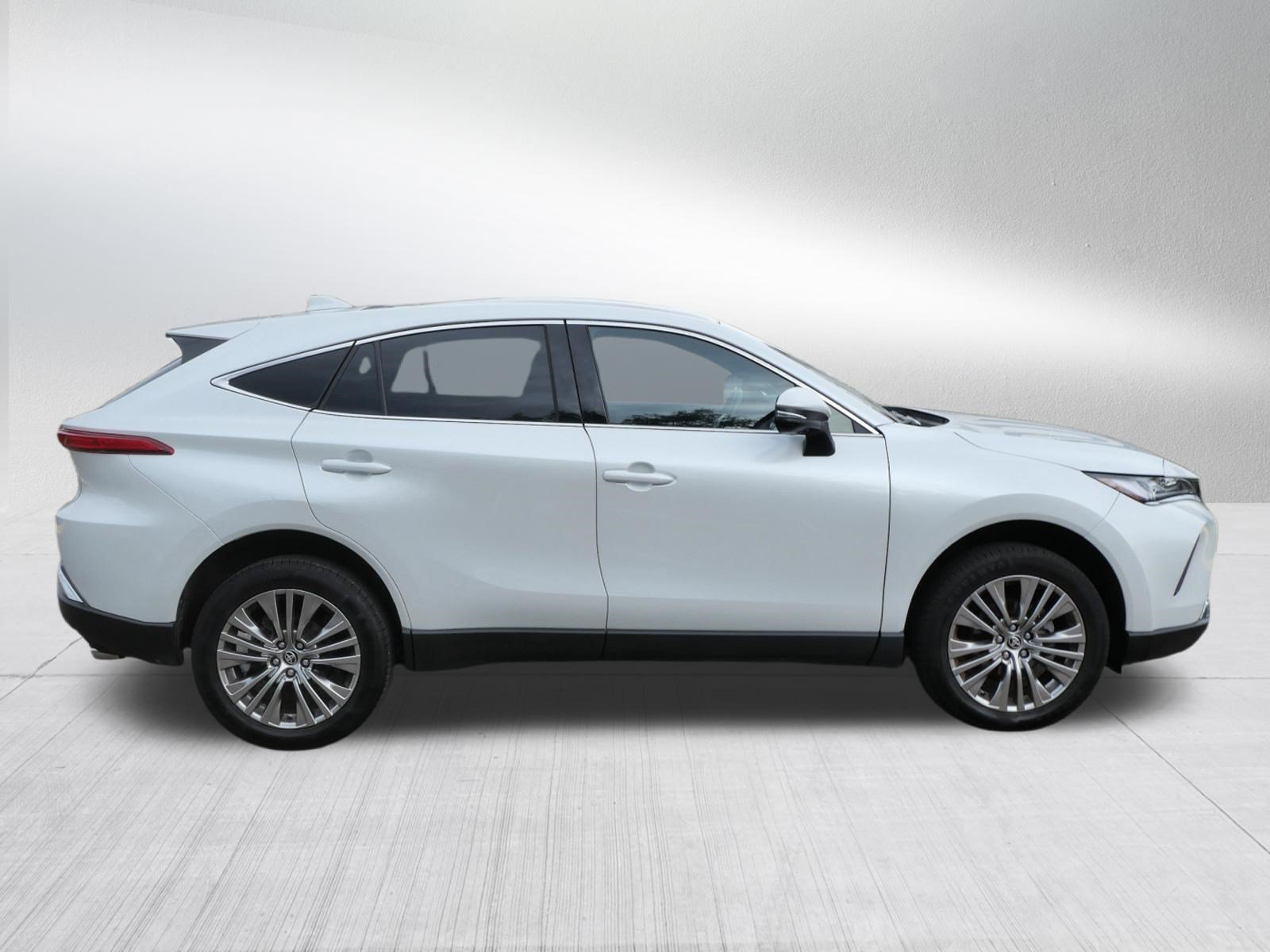 Certified 2023 Toyota Venza Limited AWD/4WD image 9