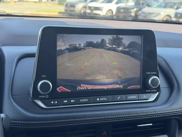 Used 2023 Nissan Rogue SV AWD/4WD image 2