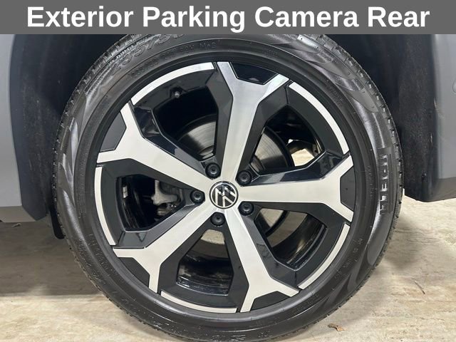 Used 2025 Volkswagen Tiguan SE image 24