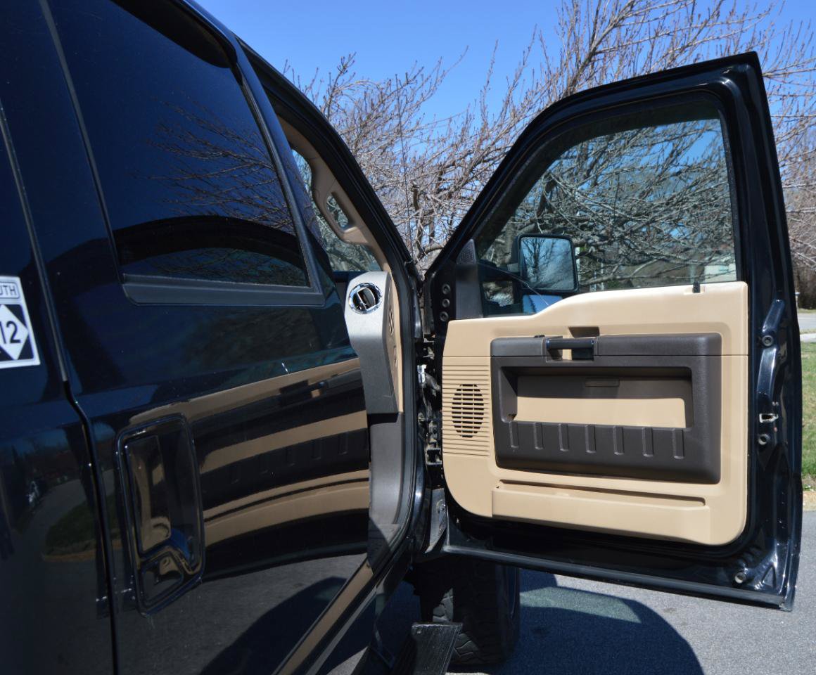 Used 2011 Ford F350 Lariat w/ Camper Pkg AWD/4WD image 16
