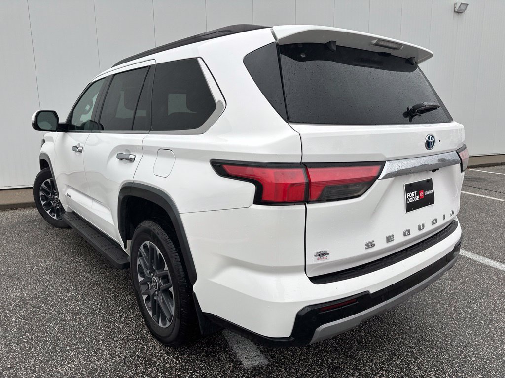 Used 2023 Toyota Sequoia Limited AWD/4WD image 5