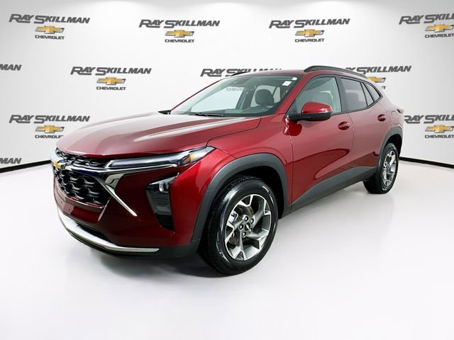 Used 2025 Chevrolet Trax LT image 3