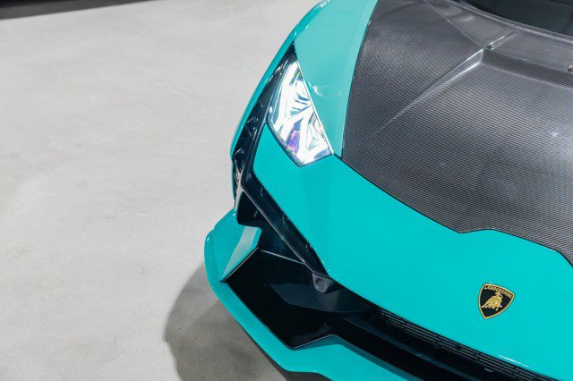 Used 2024 Lamborghini Huracan Tecnica image 40