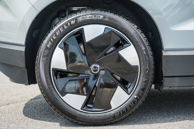 New 2026 Volvo EX30 Plus w/ Protection Package Premier AWD/4WD image 17