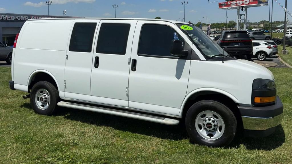 Used 2024 GMC Savana 2500 w/ Driver Convenience Package RWD image 8