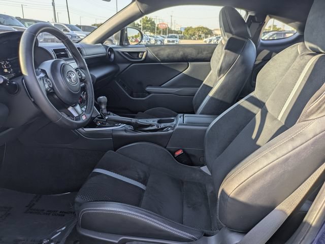 Used 2025 Toyota GR86 Premium w/ Performance Package RWD image 22