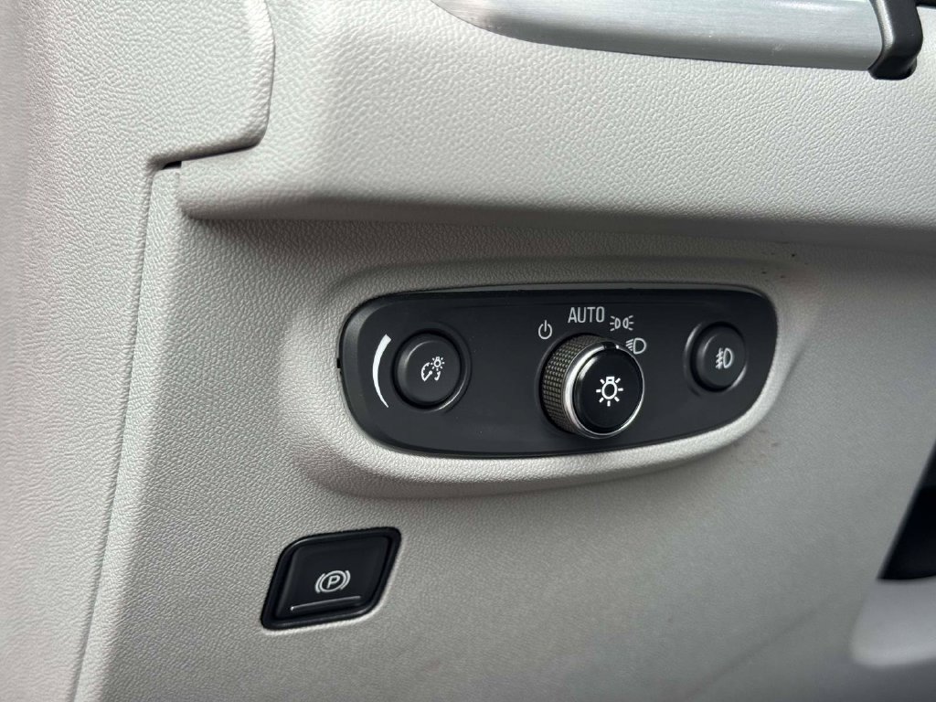 Used 2021 GMC Terrain SLT w/ Infotainment Package II FWD image 10