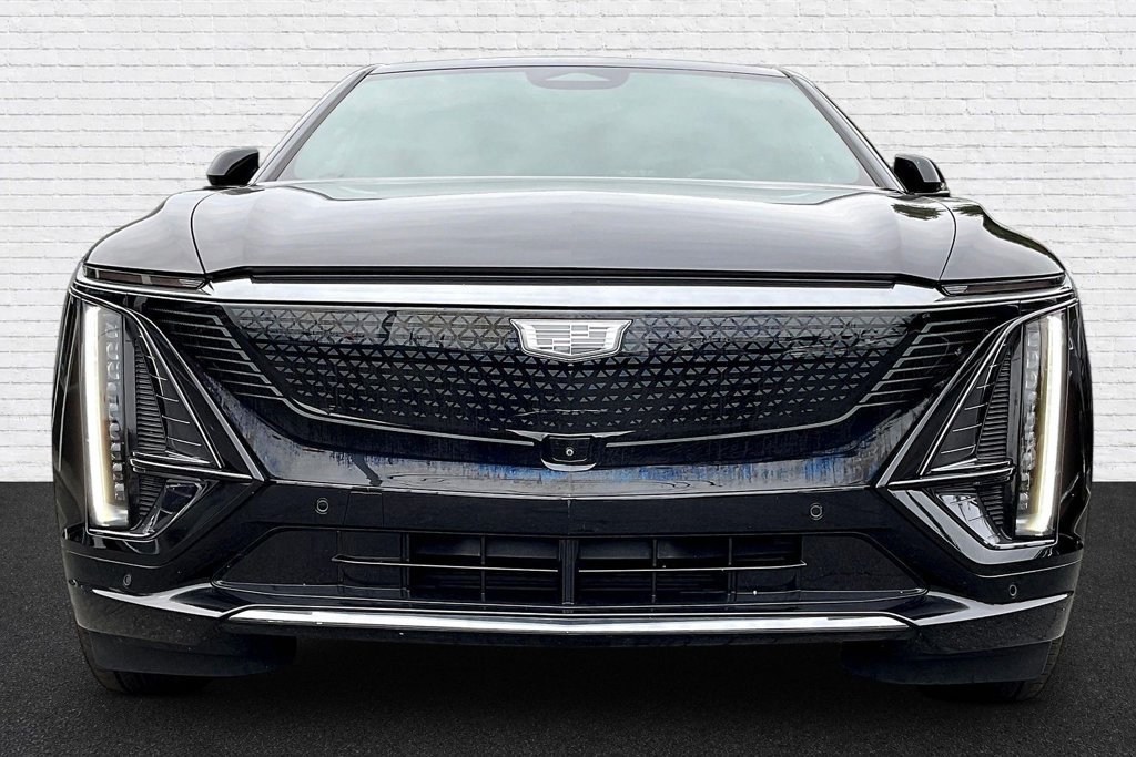Used 2024 Cadillac Lyriq Sport RWD image 2
