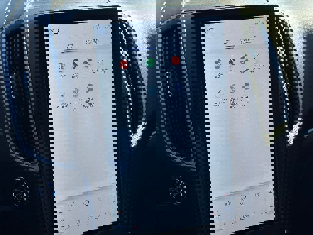 Certified 2023 Ford Edge ST-Line w/ Cargo Accessory Package image 27