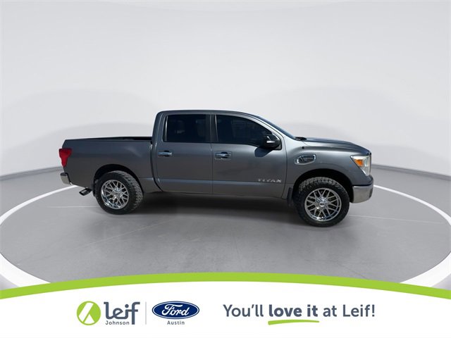 Used 2017 Nissan Titan SV image 13