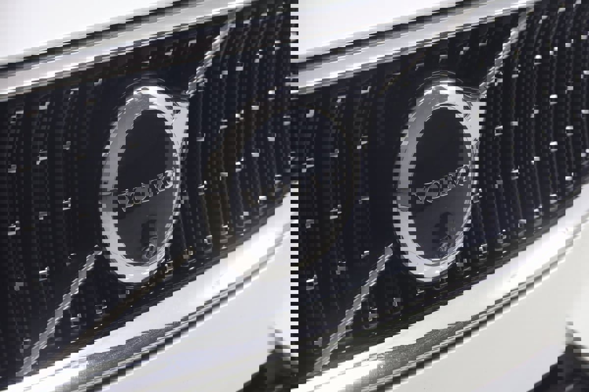 Used 2024 Volvo V60 B5 Cross Country Plus image 17