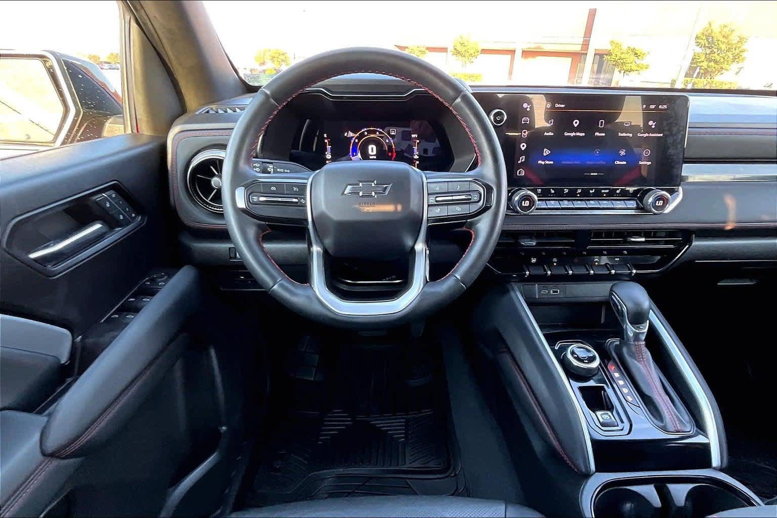 Used 2023 Chevrolet Colorado Z71 w/ Z71 Convenience Package 2 AWD/4WD image 4