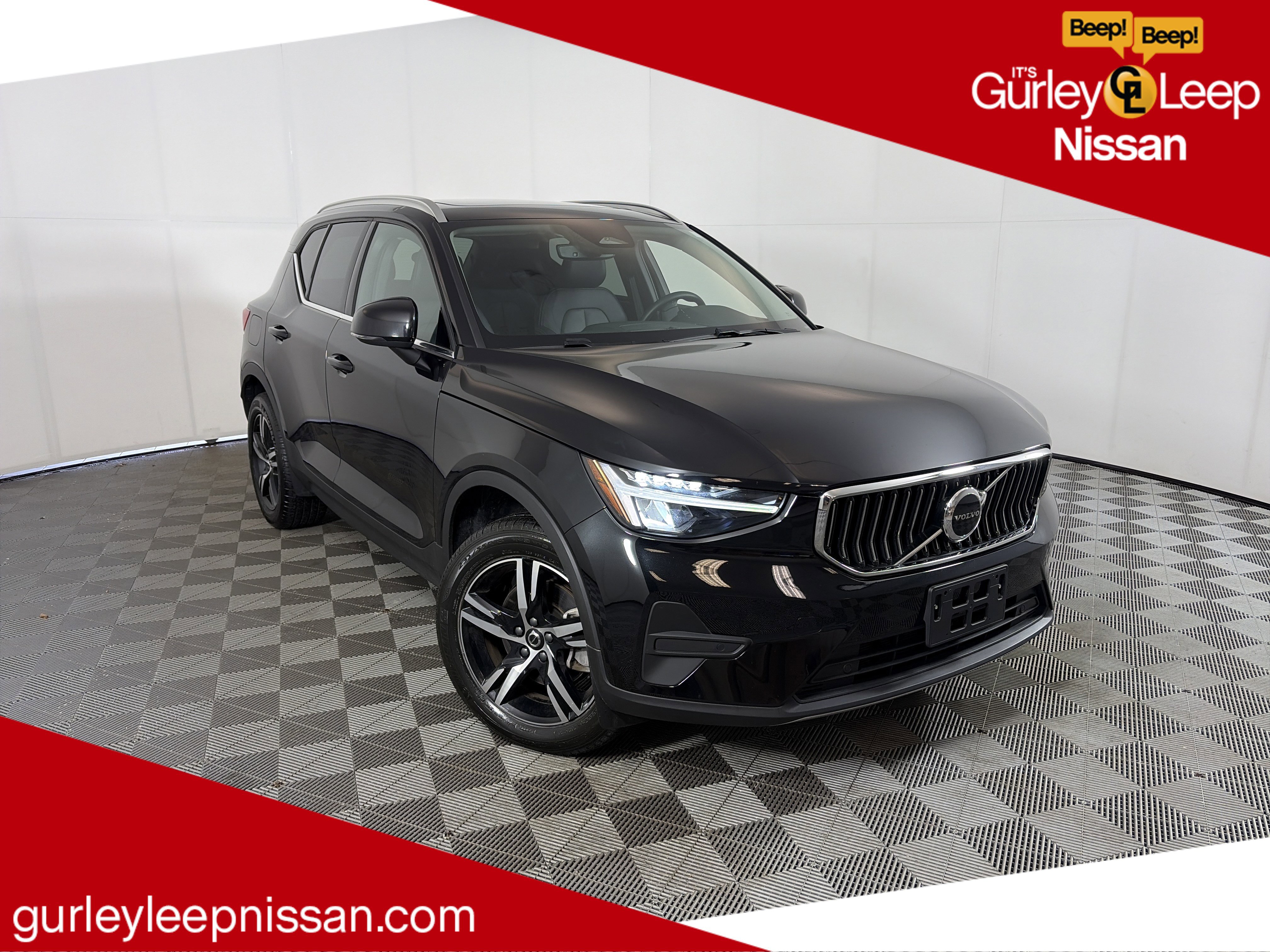 Used 2025 Volvo XC40 B5 Core