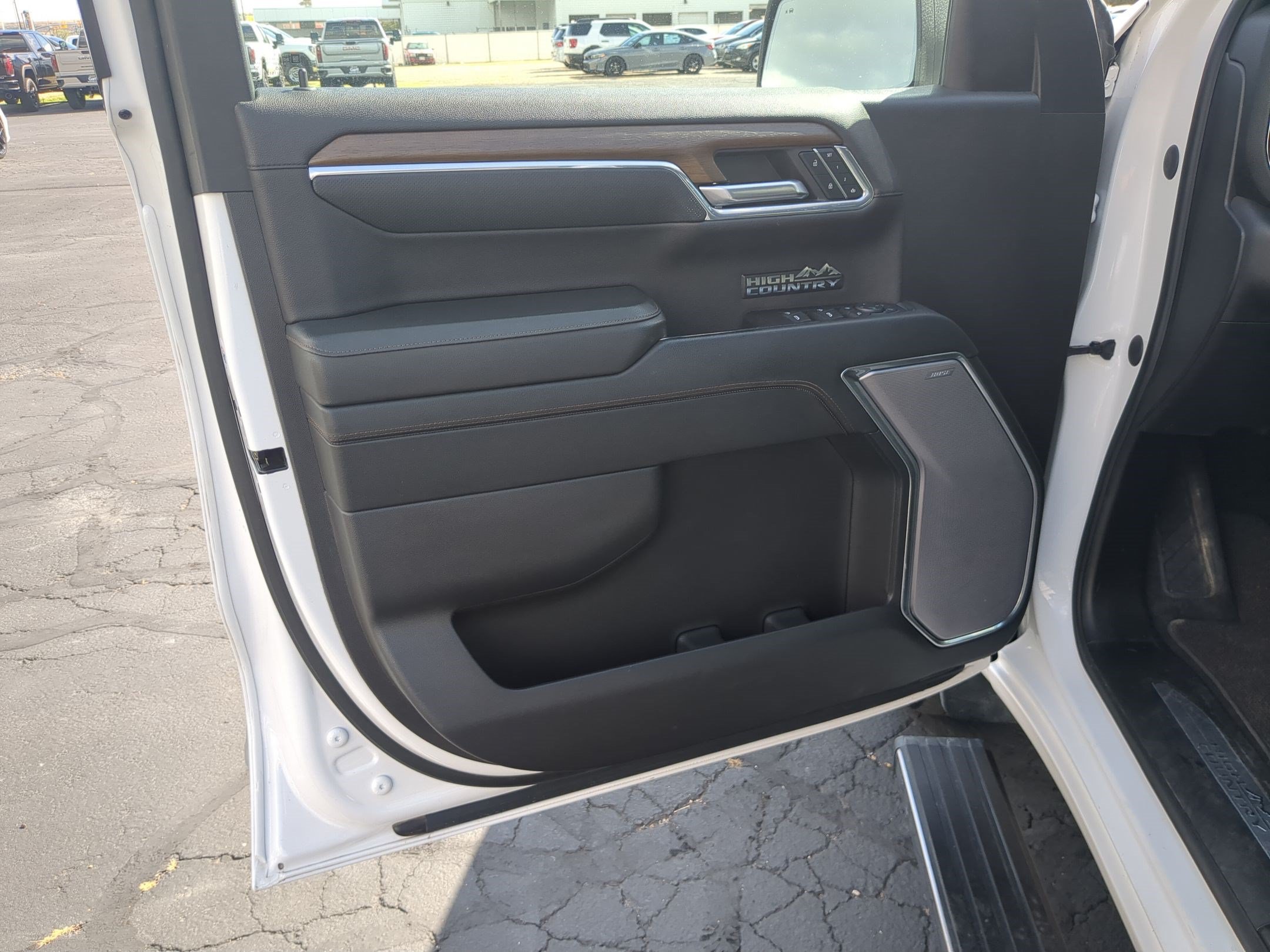 Used 2023 Chevrolet Silverado 1500 High Country w/ Technology Package AWD/4WD image 12