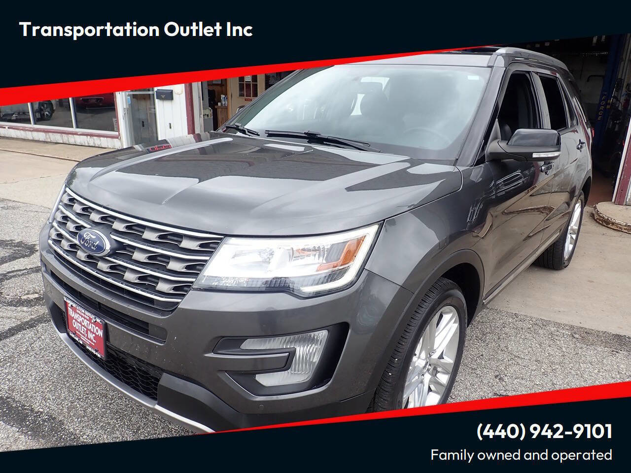 Used 2017 Ford Explorer XLT w/ Equipment Group 202A AWD/4WD image 1