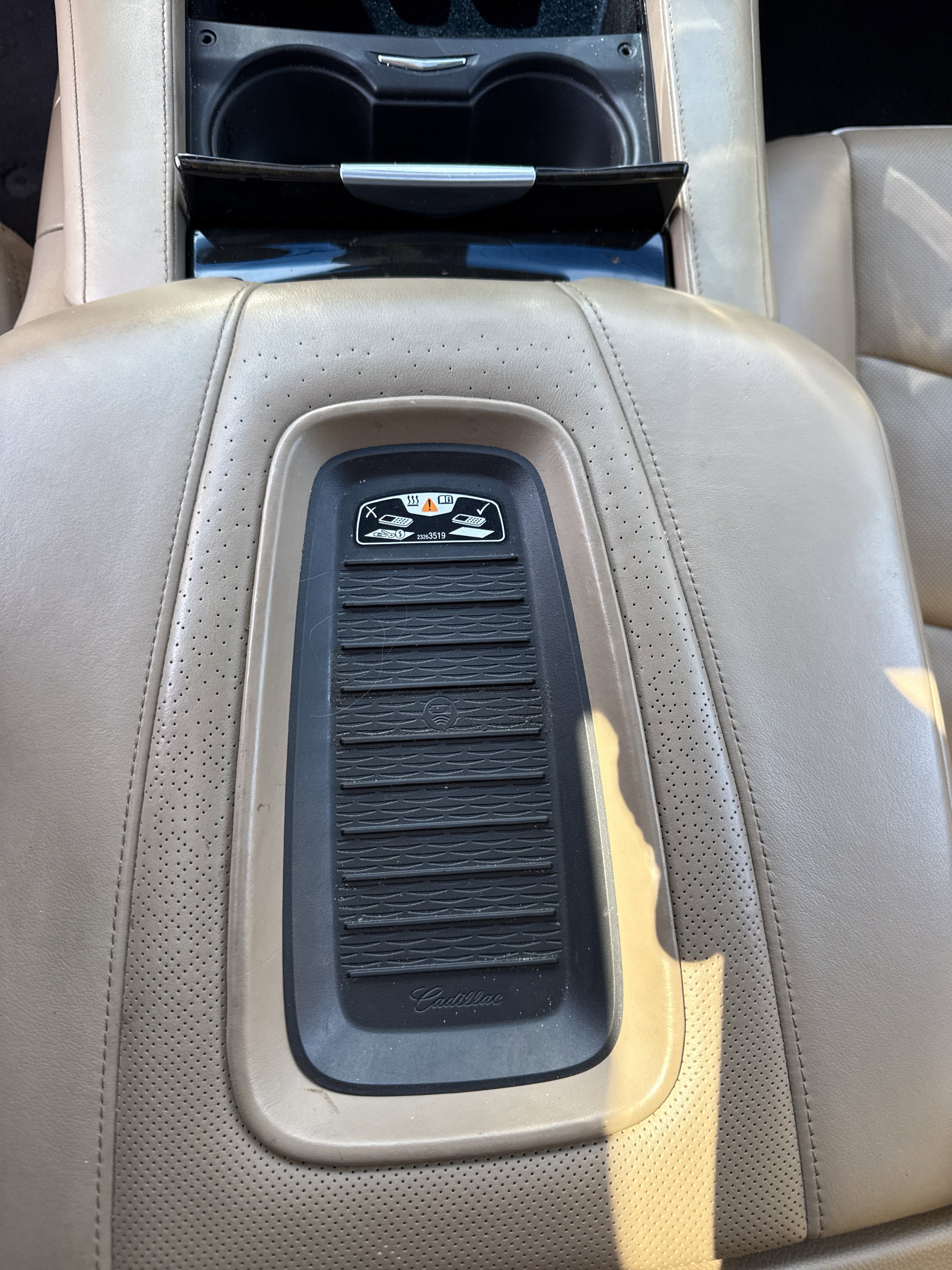 Used 2018 Cadillac Escalade ESV Platinum image 18